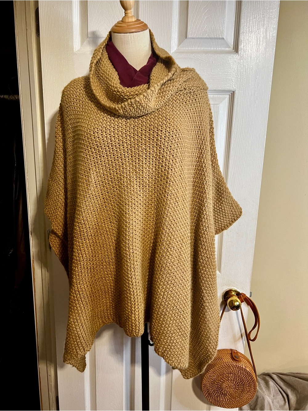 COCOGIO ITALY Wms Tan Chunky Yarn Wool Blend Cowl Neck Oversized Poncho OSFA